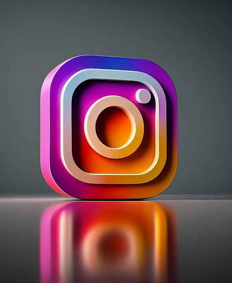8 Ways to Get Noticed on Instagram